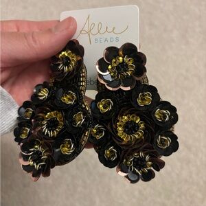 NWT Allie’s beads sequined/beaded flower earrings